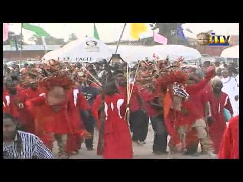 Thumbnail for the embedded element "Enogie And Palace Chiefs Pay Homage To Oba Of Benin On Otue-Igueoba Ceremony"