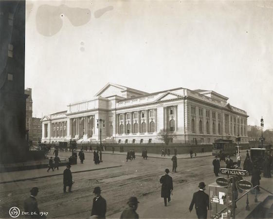 Front fa&ccedil;ade of The New York Public Library, December 26, 1907 (NYPL Digital Collections)