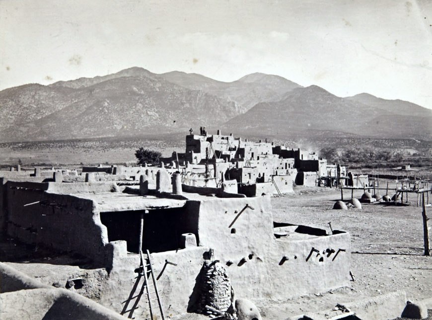 Terraced design at Taos Pueblo, 1880, photograph by Johannes Karl Hillers (Pitt Rivers Museum)