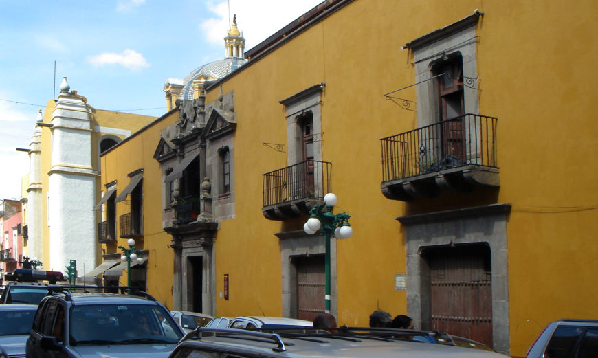 Façade of the Casa del Dean, 16th century, Puebla, Mexico (photo: Lauren Kilroy-Ewbank)