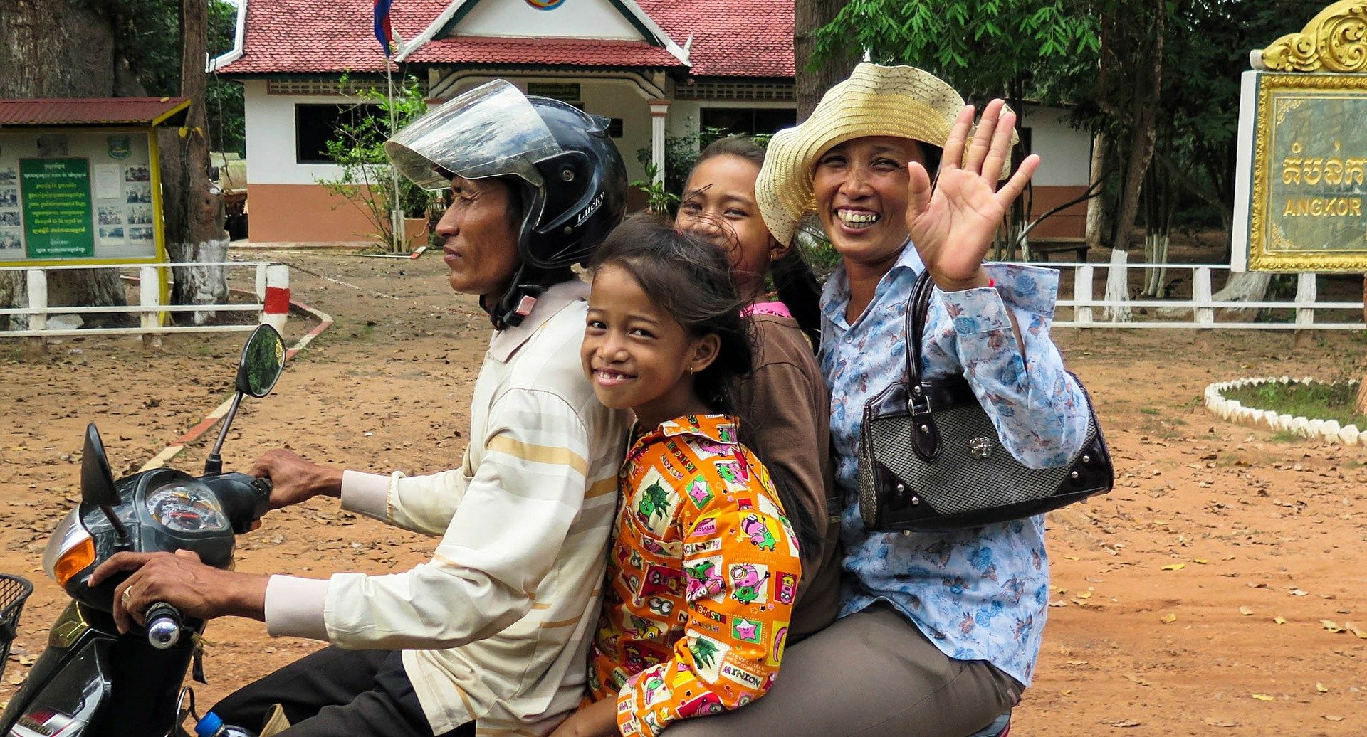 cambodia-603432_1920.jpg