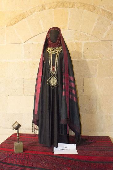 File:Egyptian Dress (2).jpg
