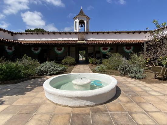 Entrada y patio interior, casa de Estudillo