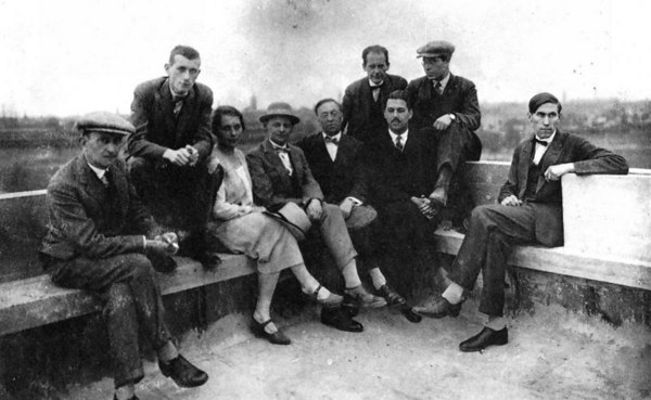 Left to right: Josef Albers, Marcel Breuer, Gunta Stölzl, Oskar Schlemmer, Wassily Kandinsky, Walter Gropius, Herbert Bayer, László Moholy-Nagy and Hinnerk Scheper on the roof of the Bauhaus, Dessau, 1928