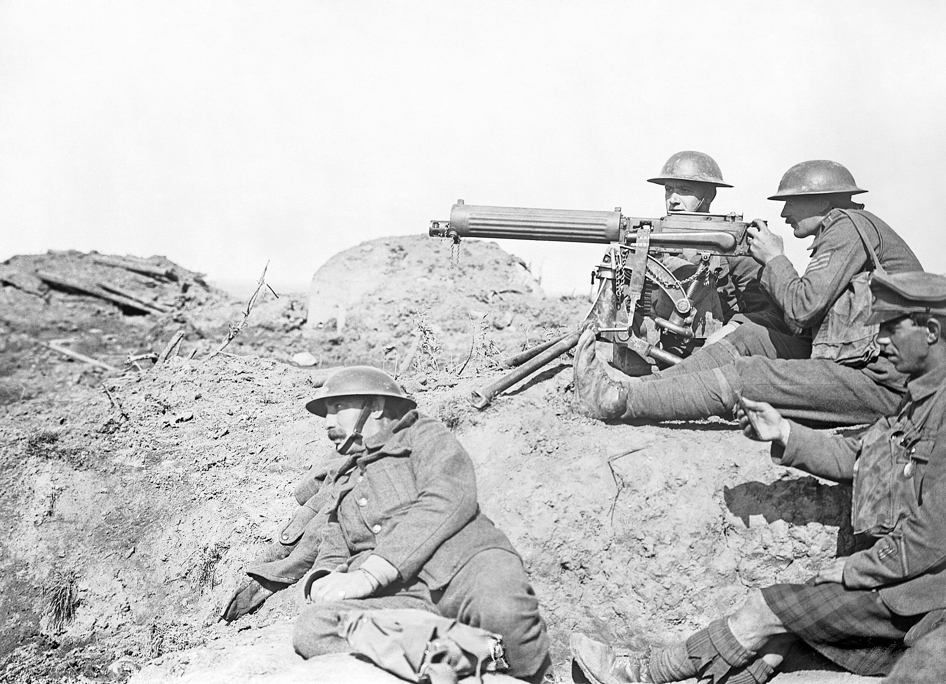 Vickers_machine_gun_in_the_Battle_of_Passchendaele_-_September_1917.jpeg