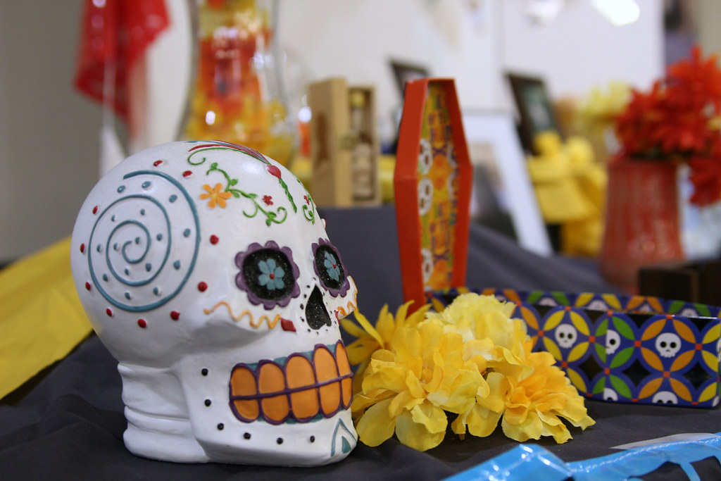 Image of items for Día de Los Muertos.