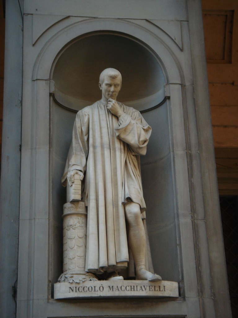 Image of a sculpture of Niccolo Macchiavelli