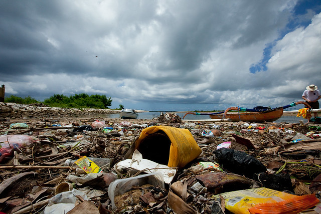 "Littered beach, Bali, Indonesia" by GRID Arendal is licensed under CC BY-NC-SA 2.0