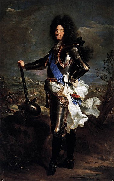 Louis XIV in full ceremonial armor standing in front of a battle scene.