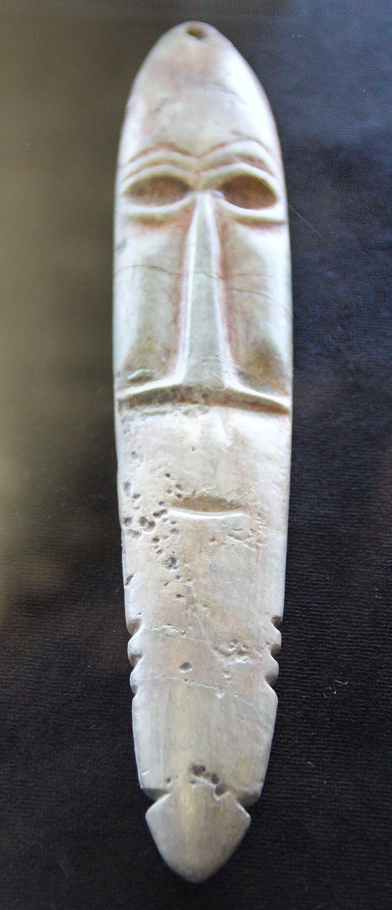 Neolithic_stone_amulet,_Dornod,_Mongolia,_4000-3000_BCE.jpg