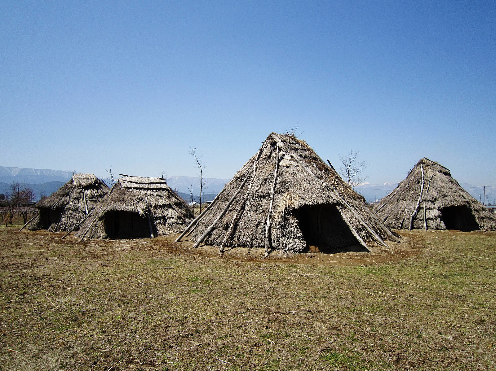 Hira-ide_Historic_Site_Park_reconstructed_Jomon_period_(3000_BC)_houses.jpg