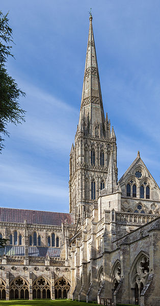 Catedral_de_Salisburya_Spire.jpg