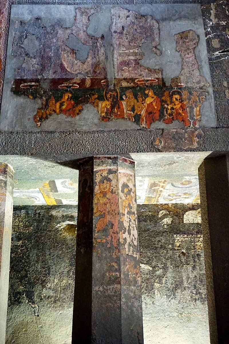 Cave_9,_Paintings_on_and_over_pillars_right_side_of_the_cave.jpg