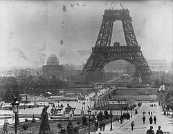 250px-Tour_Eiffel_July_1888.jpg