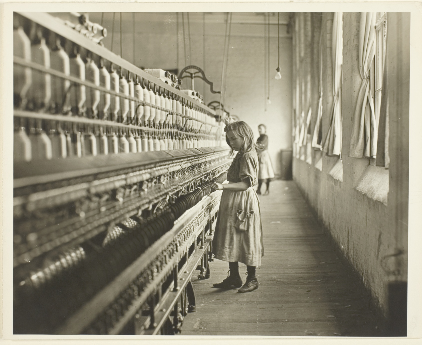 Girl cotton mill spinner