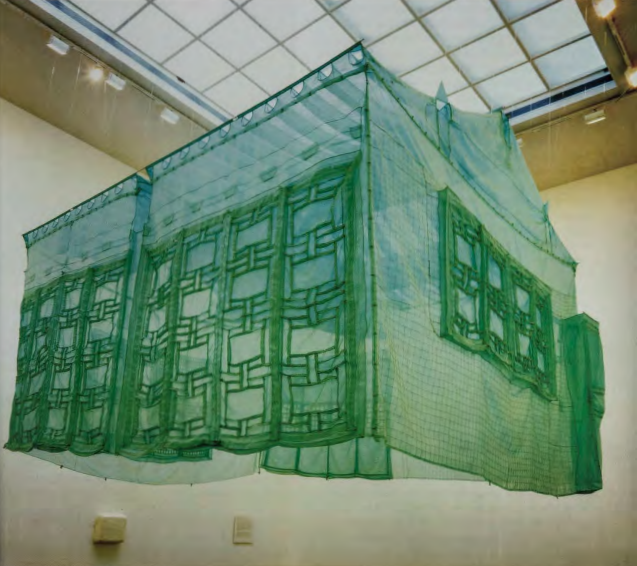 Figure 19.24: DO-HO SUH, Seoul Home/L.A. Home/New York Home / Baltimore Home/London Home / Seattle Home, 1999. Silk, 12 ft 5 in X 20 ft X 20 ft (3.78 X 6 x 6 m). Museum of Contemporary Art, Los Angeles. Purchased with funds from an anonymous donor and a gift of the artist. Courtesy Lehmann Maupin Gallery, New York. (See also p. 586)