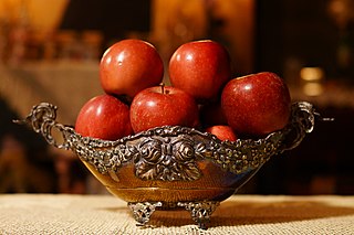 File:Red apples in a silver bowl.jpg