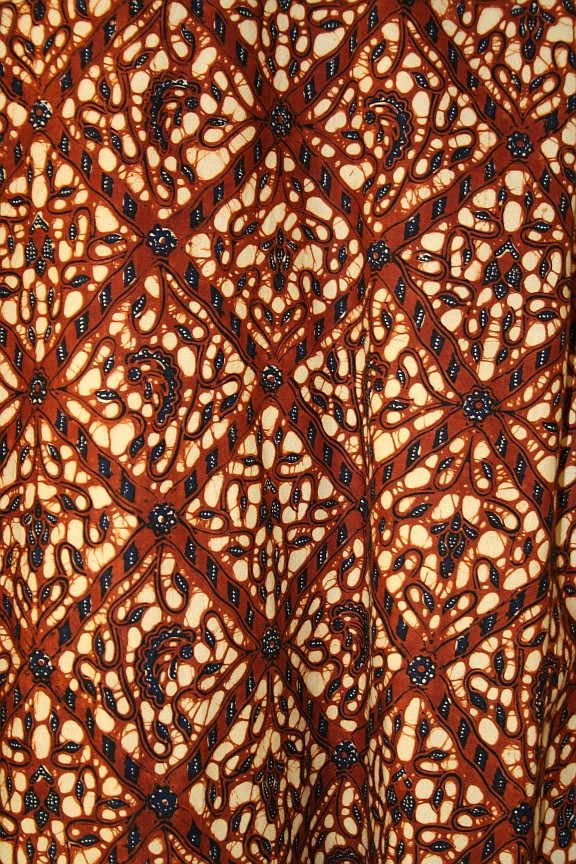 This photo shows a Javanese court batik with an intricate design.