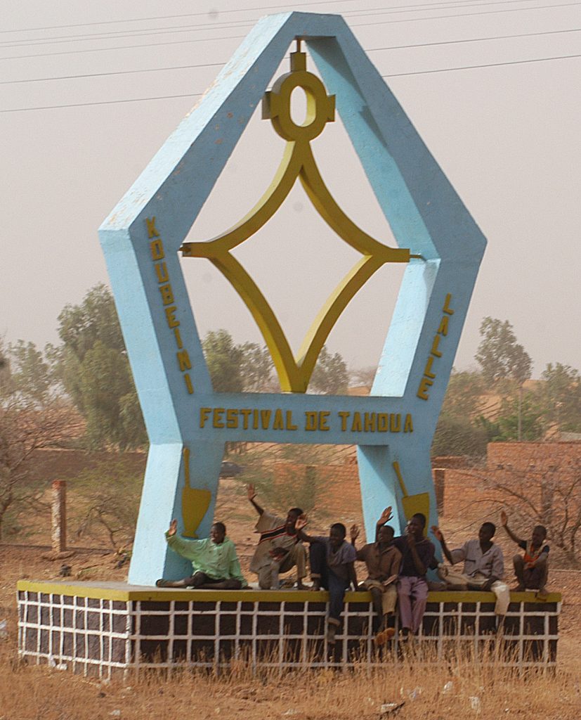 Monument_Tahoua_Niger_2006-827x1024.jpg