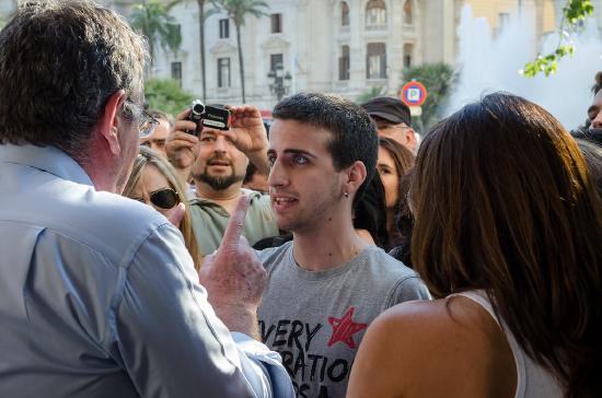 Student leaders vs La Razon