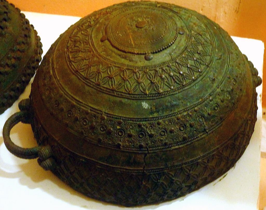 Bronze_pot_9th_century_Igbo-Ukwu_Nigeria-1024x809.jpg