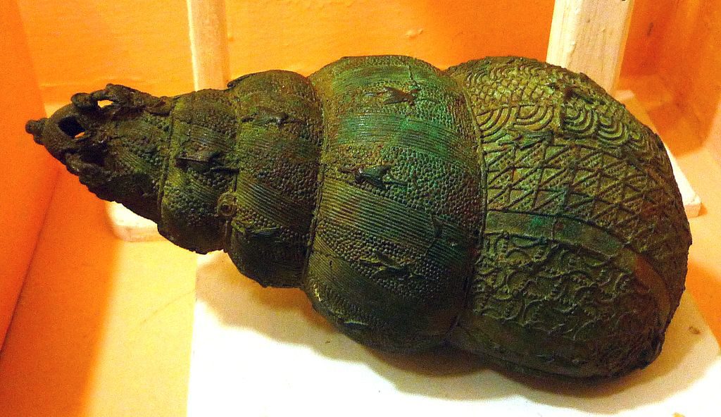 Bronze_ceremonial_vessel_in_form_of_a_snail_shell_9th_century_Igbo-Ukwu_Nigeria-1024x592.jpg