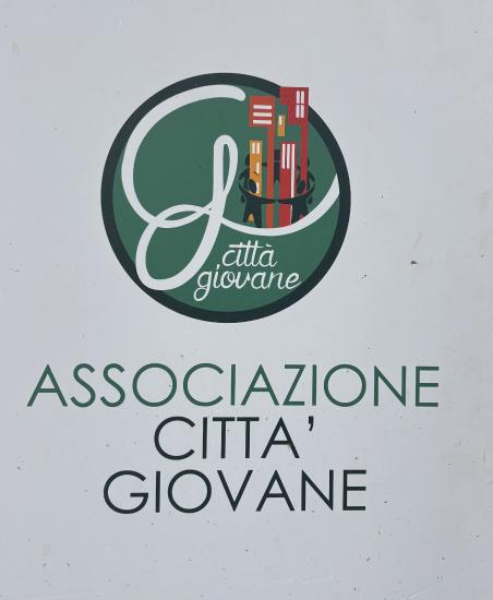 Logo of the organization &ldquo;Associazione Citt&agrave; Giovane.&rdquo; 