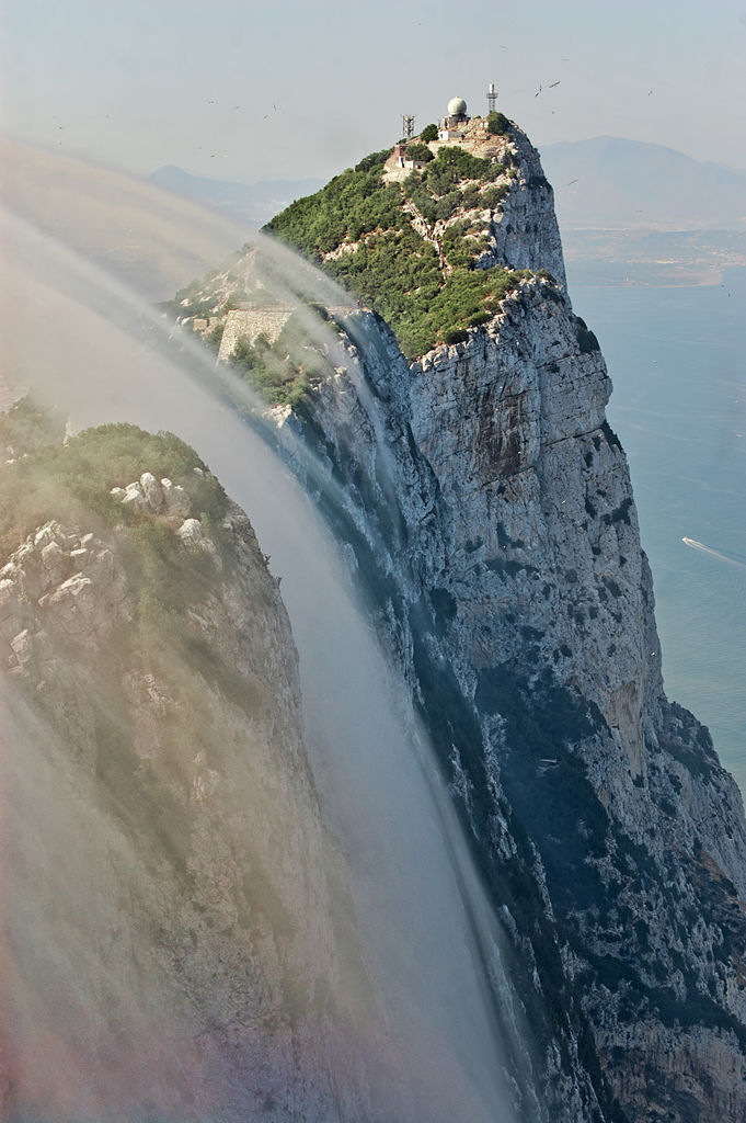 681px-Clouds_covering_the_walls_of_Gibraltar_Rock.jpg