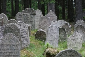 cemetery-380839_640-300x200.jpg