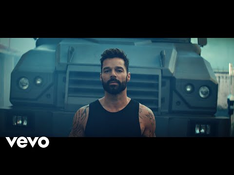 Thumbnail for the embedded element "Ricky Martin - Tiburones (Official Video)"