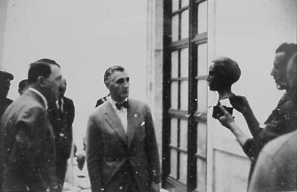 Hitler y Ziegler juzgando la Gran Exposición de Arte Alemana, 1937