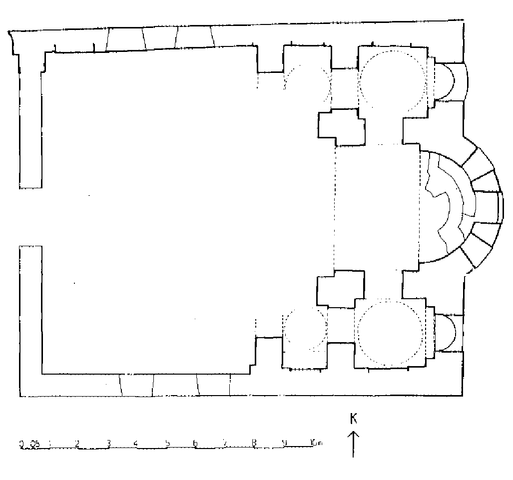 Esta es la planta de la iglesia katholikon del monasterio de Pelekete. Muestra una distribución rectangular irregular con un ábside en el extremo este.