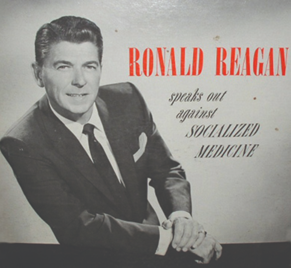 Une pochette d'album montre la photographie d'un Ronald Reagan souriant dans une pose décontractée. À côté de lui se trouvent les mots « RONALD REAGAN dénonce la MÉDECINE SOCIALISÉE ».