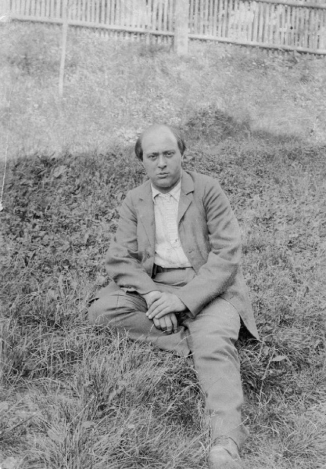 Figure 1. Arnold Schönberg in Payerbach, 1903