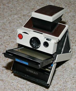 Cámara Instantánea Polaroid SX-70.