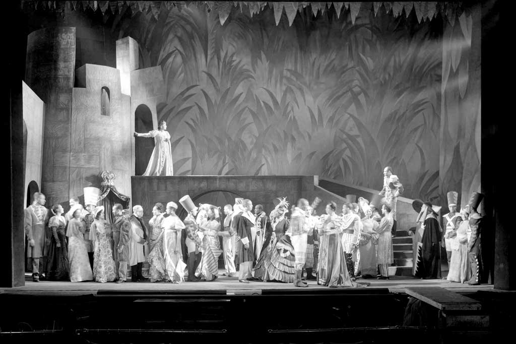 Photograph of a spectacular scene from a 1936 production of Macbeth.
