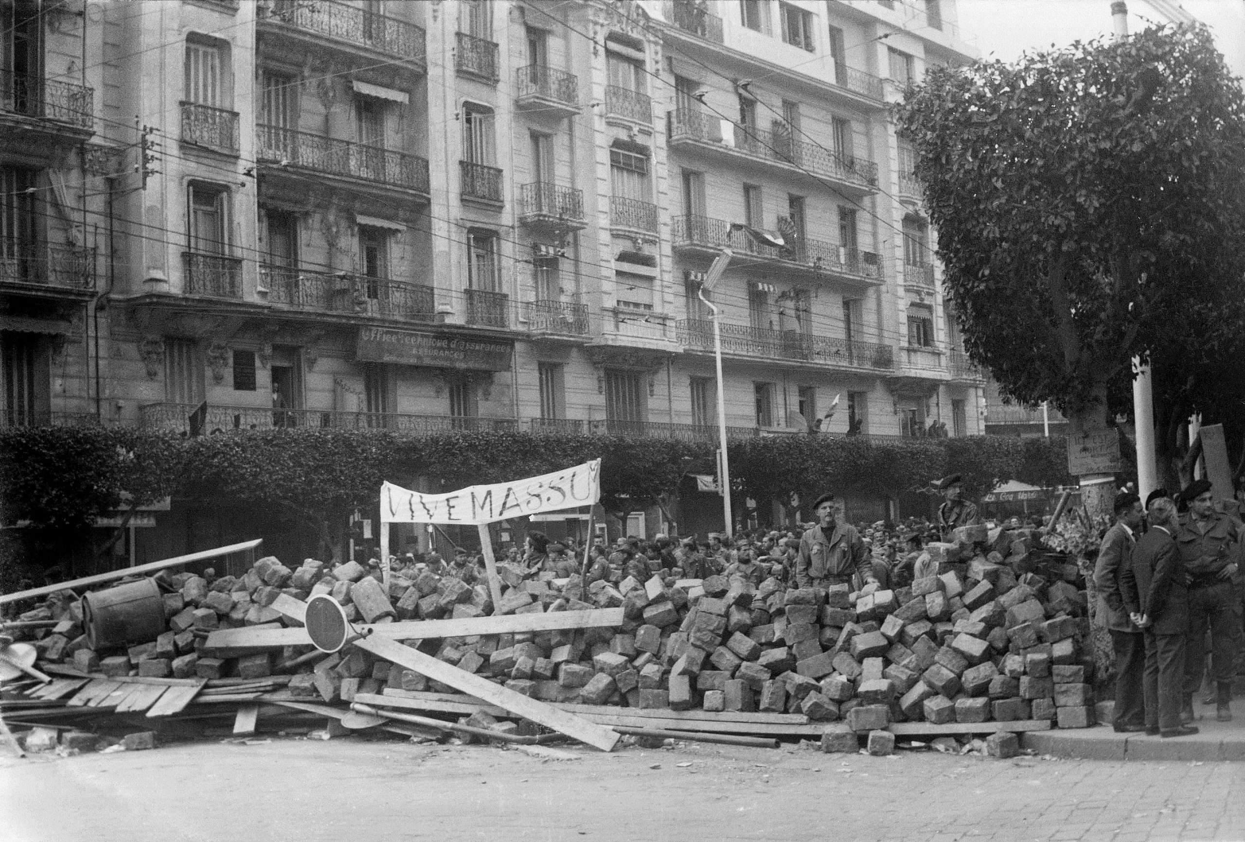 Barricades in Algiers