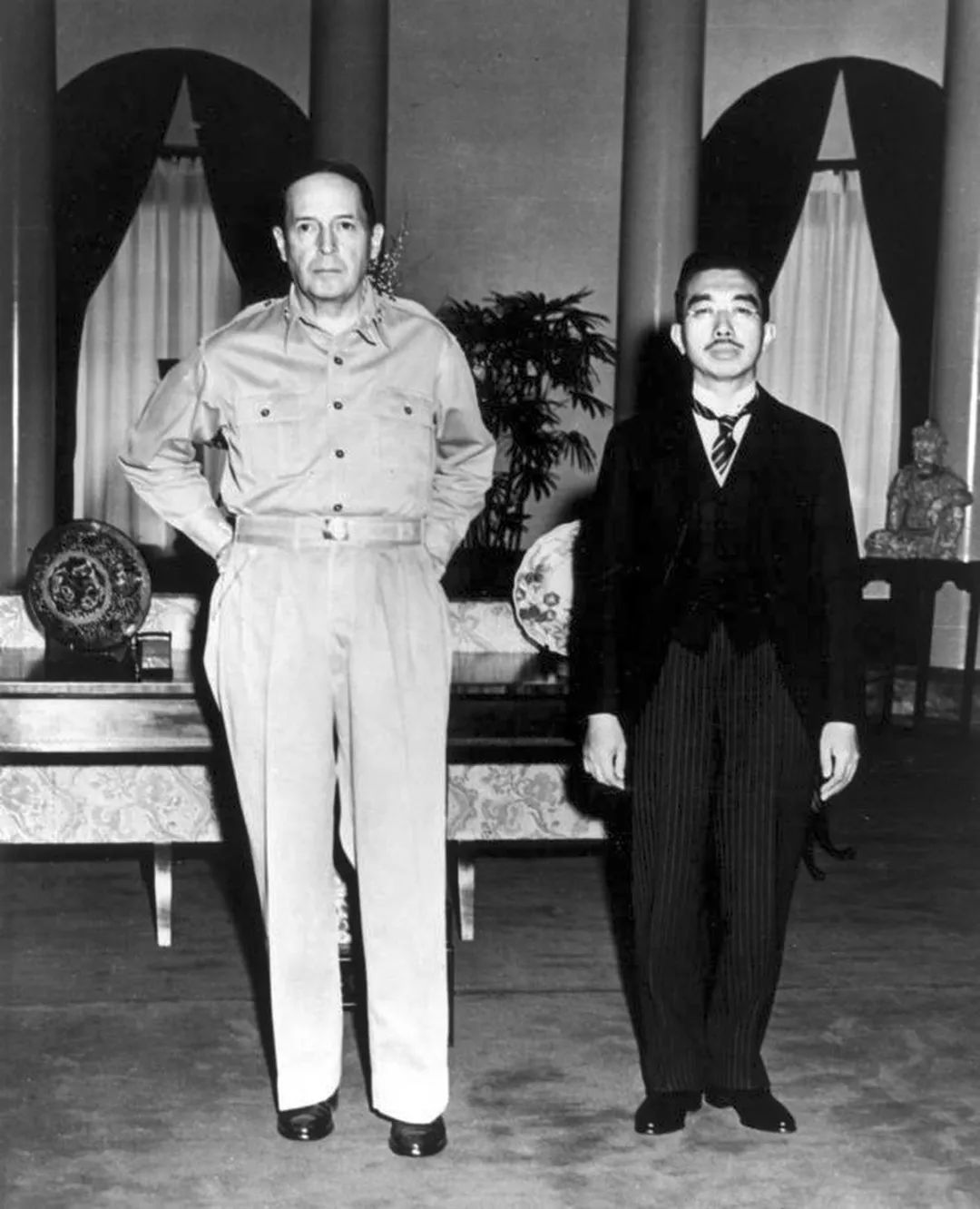 Emperador Hirohito y General MacArthur