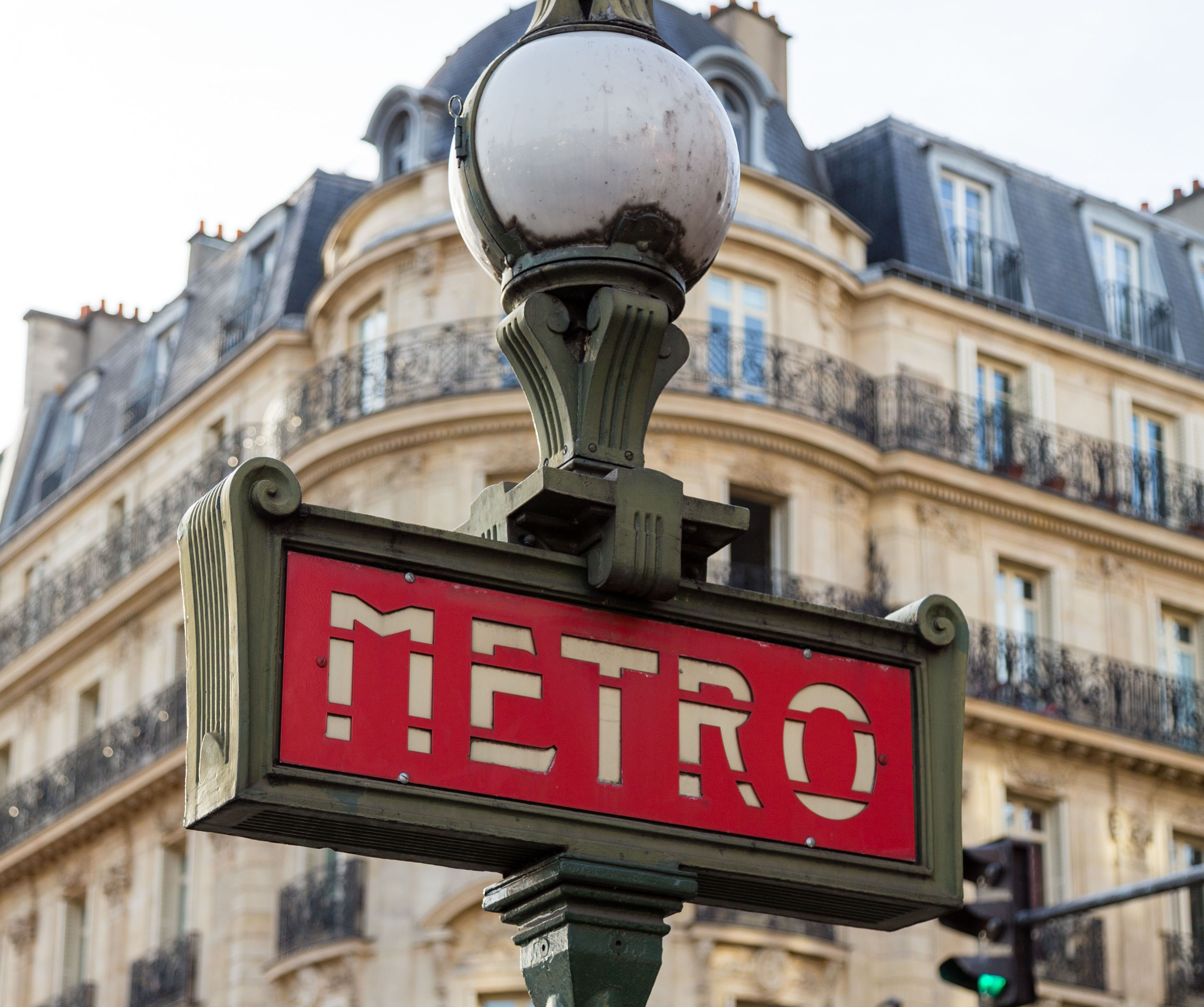 Metro sign in Paris