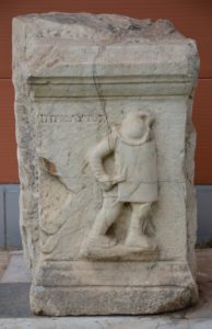 Funerary_carved_relief_of_a_Roman_gladiator_found_at_Ephesus_Ephesus_Museum_Turkey_17089900370-194x300.jpg