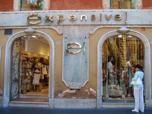 800px-Expensive_shop_in_Rome-300x225.jpg