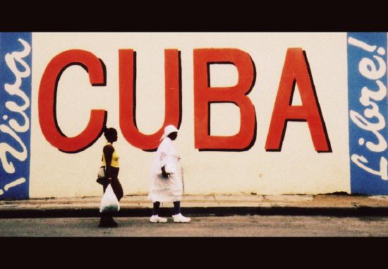  "Cuba Libre" by flippinyank is licensed with CC BY 2.0. To view a copy of this license, visit https://creativecommons.org/licenses/by/2.0/ 