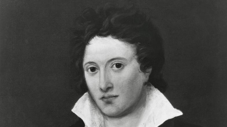 Retrato de Percy Bysshe Shelley. Él lleva un collar dramático.