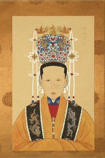 Phoenix crown on Empress on a gold background