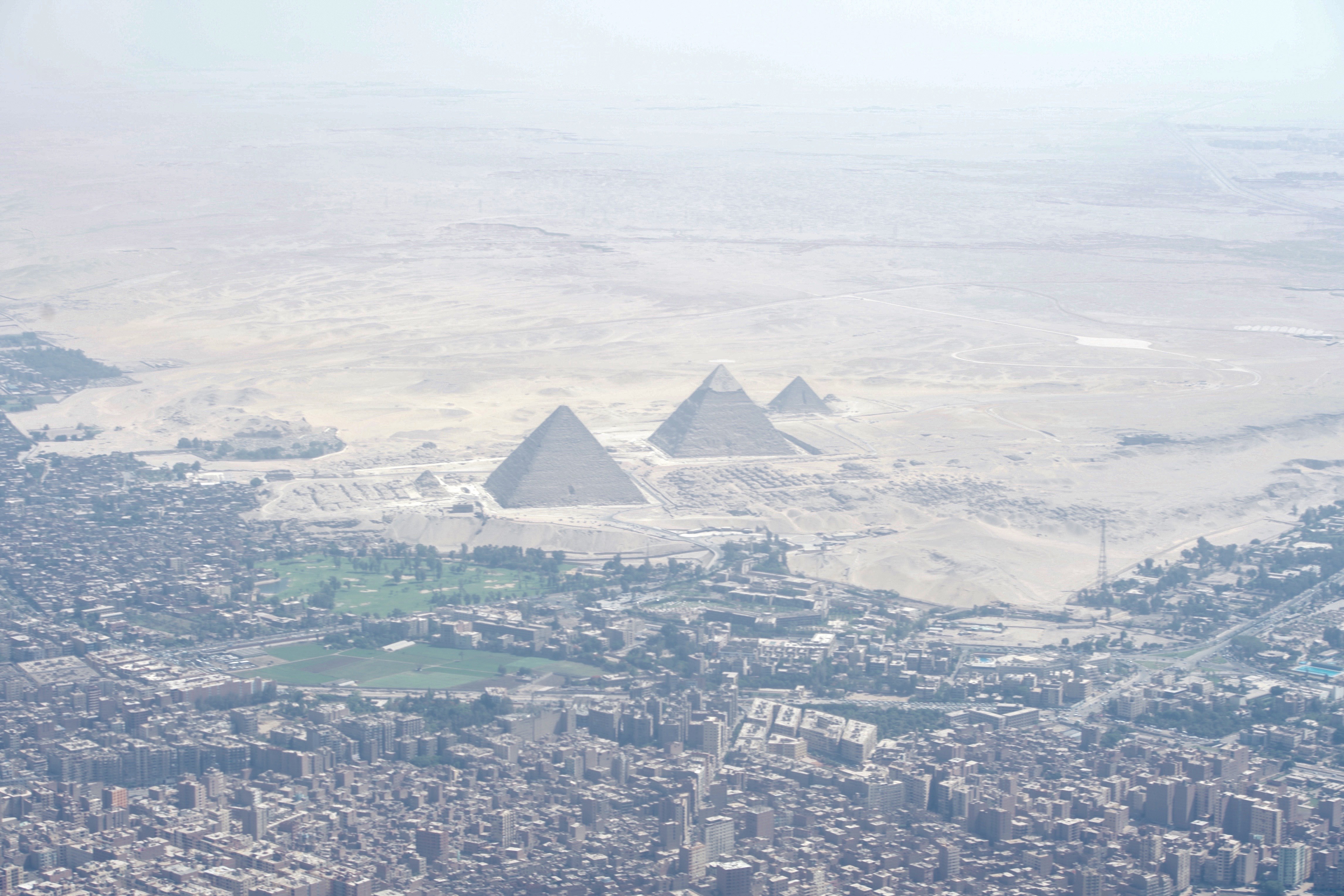 The_Great_Pyramid_of_Giza_as_Seen_From_Secretary_Kerry's_Plane_as_He_Travels_From_Vienna_to_Cairo_(26824771360).jpg