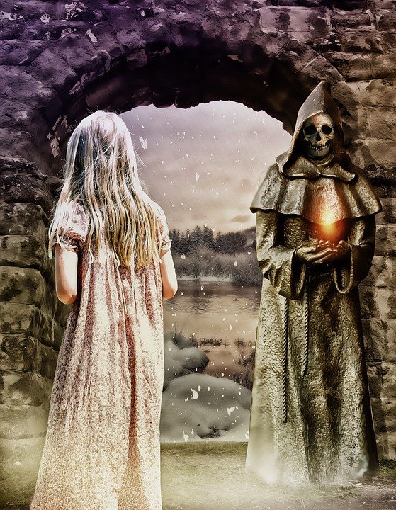 Esta ilustración de una joven amenazada por un monje esquelético recuerda la preocupación del gótico por siniestras figuras religiosas y supersticiones.