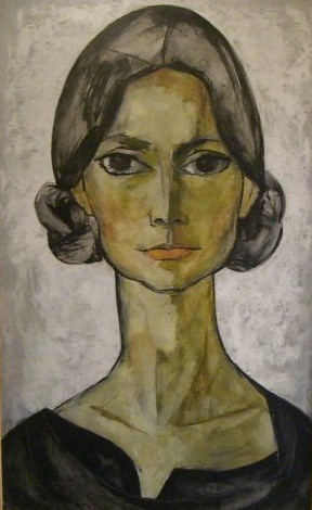 A portrait of a women with an elongated neck wearing a black shirt
