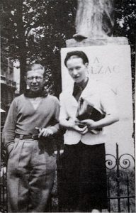 256px-Sartre_and_de_Beauvoir_at_Balzac_Memorial-192x300.jpg
