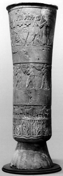Jarrón Warka (Uruk), Uruk, periodo Uruk tardío, c. 3500-3000 a.C.E., 105 cm de altura (Museo Nacional de Irak)