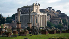 Храм Антоніно і Фаустіни (Сан-Лоренцо в Міранді)